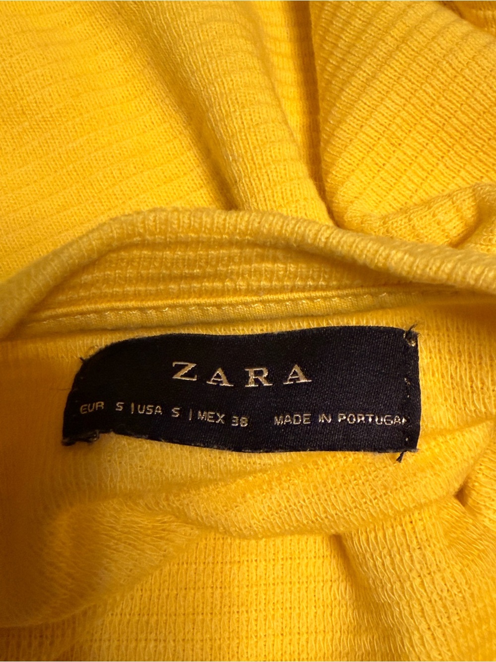 Zara Vibrant Yellow Knit Top

Men’s